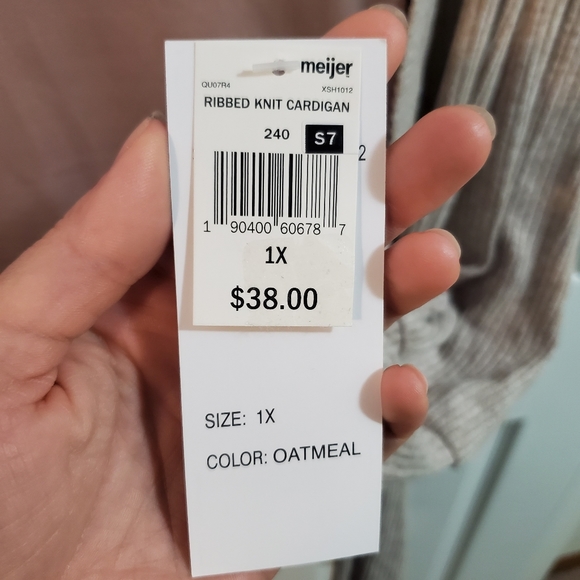 Beige cardigan - Picture 7 of 7